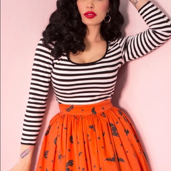 Vixen Tops - Vixen Maneater top dyed pink Micheline Pitt S